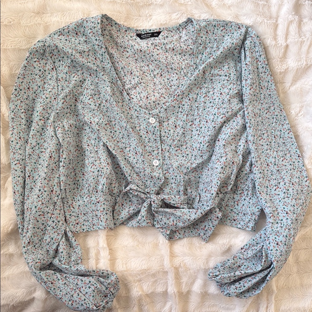 SHEIN Blue Tie-Front Crop Blouse
